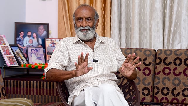 'ക്ഷേത്ര ഭണ്ഡാരത്തില് കയ്യിടാത്ത ഒരാളെയാണ് സര്ക്കാരിന് വേണ്ടത്; വൈക്കം വിശ്വന് പറഞ്ഞു'