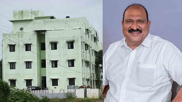 'സര്ക്കാര് മാറിയപ്പോള് എല്ലാം ഒറ്റ മറിച്ചില്', മുണ്ടംവേലി ഫ്ലാറ്റിന്റെ ശോച്യാവസ്ഥയില് താമസക്കാര്ക്ക് അധിക്ഷേപം; വിവാദമായപ്പോള് തിരുത്തുമായി മുന് എംഎല്എ കെജെ മാക്സി