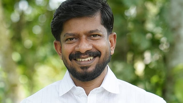 അമിത് ഷായ്ക്കെതിരായ യൂത്ത് കോൺഗ്രസ് പ്രതിഷേധ വിഡിയോ പിൻവലിച്ചു: മുഖ്യമന്ത്രിയുടെ നിർദ്ദേശപ്രകാരമല്ലെന്ന് മന്ത്രി ഒ ജെ ജനീഷ്