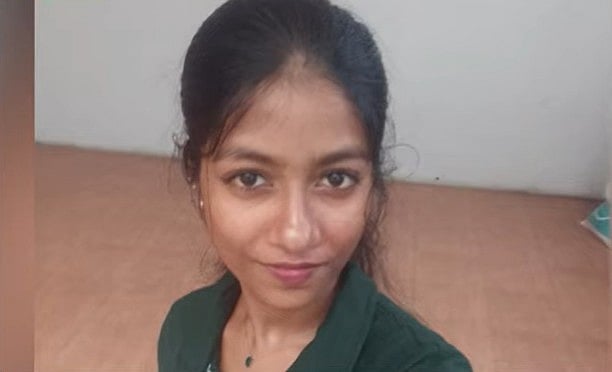റിസോര്ട്ടില് യുവതിയെ കുത്തിക്കൊന്നു; പ്രണയനൈരാശ്യമെന്ന് പ്രാഥമിക നിഗമനം; പ്രതിയെ മരത്തില് കെട്ടിയിട്ട് നാട്ടുകാര്