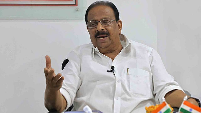 'കട്ടുകൊണ്ടുവന്ന വണ്ടിയല്ലല്ലോ?, സ്പോണ്സര് ആരെന്ന് പറയണമായിരുന്നു': മുഖ്യമന്ത്രിയുടെ വിവാദയാത്രയില് കെ സുധാകരന് ( വിഡിയോ )
