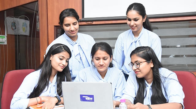 കാസർകോട് സർക്കാർ സ്ഥാപനത്തിൽ അഡ്മിനിസ്ട്രേറ്റർ, കേസ് വർക്കർ ഒഴിവുകൾ; വനിതകൾക്ക് അപേക്ഷിക്കാം