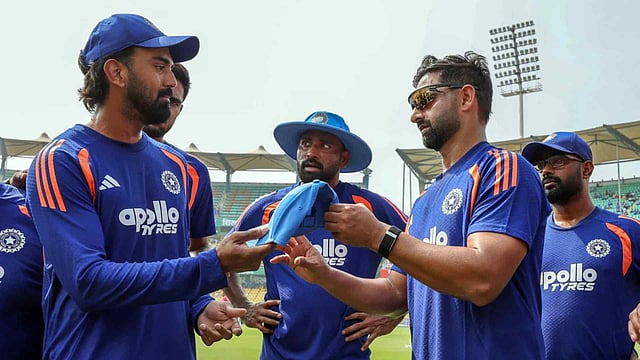 പരമ്പര പിടിക്കാന്‍ ഇന്ത്യ; രണ്ടാം ഏകദിനത്തില്‍ വിന്‍ഡീസിനെതിരെ ബൗളിങ്, ആഖിബ് നബിക്ക് അരങ്ങേറ്റം