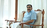എനിക്ക് എന്റെ ഭാഷയേ വരൂ; 
ഞാനത് ഒപ്പിക്കാനൊന്നും നിക്കൂല 