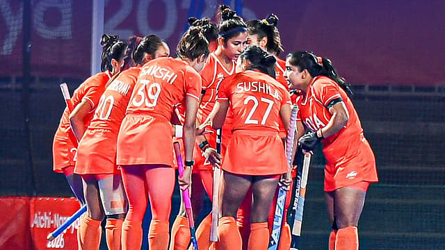 44 കൊല്ലങ്ങൾ... വനിതാ ഹോക്കിയിൽ ചരിത്രമെഴുതി ഇന്ത്യ, സ്വർണം!