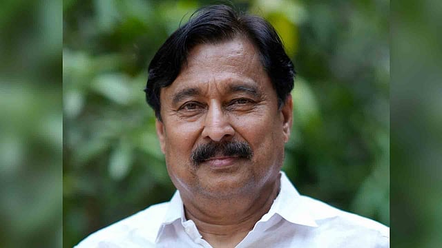 മെസിയുടെ പേരില്‍ തട്ടിപ്പ്: മുന്‍ മന്ത്രി വി അബ്ദുറഹിമാനെ എസ്‌ഐടി ചോദ്യം ചെയ്തു