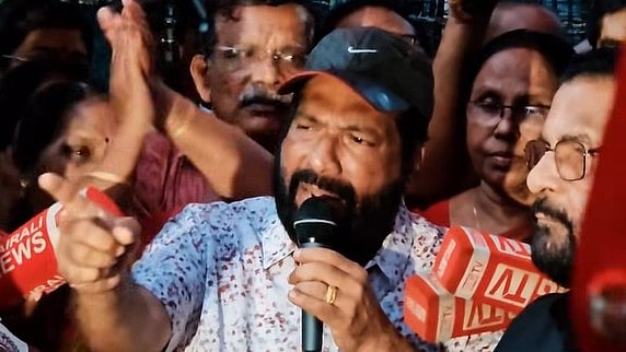 'അയാളെക്കൊണ്ട് പൊറുതിമുട്ടിയാൽ ഒരു കൊലപാതകം നടക്കും, നോക്കിക്കോ': കന്റോൺമെന്റ് എസ്ഐക്ക് നേരെ വധഭീഷണി മുഴക്കി സിപിഎം ജില്ലാ സെക്രട്ടറി വി ജോയ് എംഎൽഎ