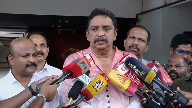 'രാവിലെ കവടിയും എടുത്തല്ല ഇറങ്ങുന്നത്'; യുഡിഎഫ് യോഗം വൈകുന്നതില് ഷിബു ബേബിജോണ്
