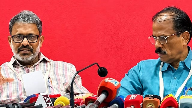 വനിതാ അഭിഭാഷകയുടേതടക്കം 11 പരാതികൾ, ഒപ്പം മൂന്ന് മണ്ഡലങ്ങളിലെ തോൽവിയും 67,000 വോട്ടിന്റെ ചോർച്ചയും: ഇഎൻ സുരേഷ് ബാബുവിന്റെ കസേര തെറിച്ചതിന് പിന്നിൽ...
