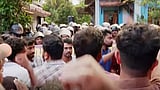 എസ്എഫ്ഐ ജില്ലാ സെക്രട്ടറിയുടെ വീട്ടിലെ പൊലീസ് പരിശോധന; പ്രതിഷേധ മാര്ച്ചിനിടെ പ്രവര്ത്തകന്റെ വിരലറ്റു