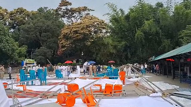 വന്യജീവി വരാഘോഷത്തിന്റെ സംസ്ഥാനതല ഉദ്ഘാടന പന്തൽ തകർന്നു വീണു: മൂന്ന് പൊലീസുകാർ ഉൾപ്പെടെ നാല് പേർക്ക് പരിക്ക്
