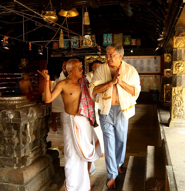 ഗ്യാനേഷ് ക്ഷേത്രദര്ശനത്തിനിടെ