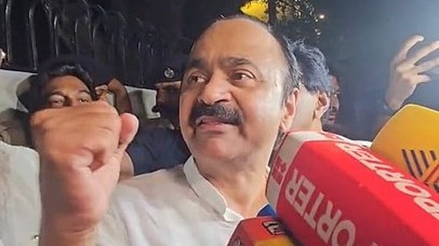 'ജനാധിപത്യം തിരിച്ചു കൊണ്ടുവരാന് വേണ്ടി നടത്തുന്ന സമരം; രാഹുല് ആവേശം പകരുന്ന നേതാവ്'