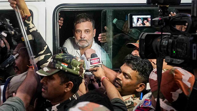 'നാളെയും പ്രതിഷേധം'; മാര്‍ച്ച് തടയാം എന്നാല്‍ ജനങ്ങളുടെ ഇച്ഛാശക്തിയെ തടയാന്‍ കഴിയില്ല: രാഹുല്‍ഗാന്ധി
