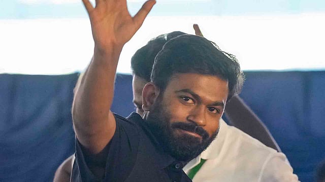 ബിജെപിയെ എതിര്‍ക്കുന്നവരെ തിരഞ്ഞുപിടിച്ചു തോല്‍പ്പിച്ചു; പിണറായി സര്‍ക്കാരിനെയും വീഴ്ത്തി; മോദി ജനാധിപത്യത്തെ കശാപ്പ് ചെയ്‌തെന്ന് അഭിജിത് ദീപ്‌കെ