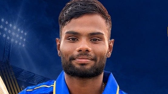 9 സിക്സ് 9 ഫോർ... രോഹിത് 84 പന്തിൽ 123 റൺസ്! വിനു മങ്കാദ് ട്രോഫിയിൽ വിജയത്തുടക്കമിട്ട് കേരളം