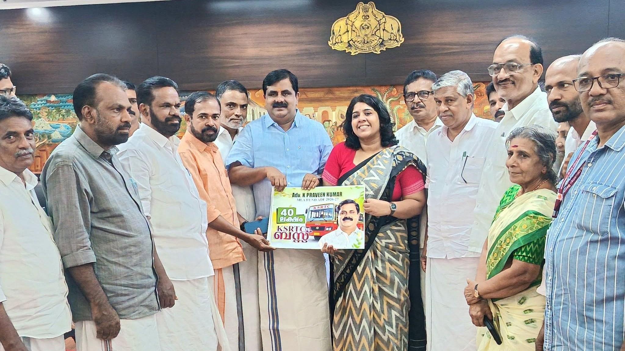 കെഎസ്ആര്‍ടിസിക്ക് വീണ്ടും ബസ്; ഇത്തവണ എംഎല്‍എ ഫണ്ടിലൂടെ; തുടക്കമിട്ട് പ്രവീണ്‍ കുമാര്‍