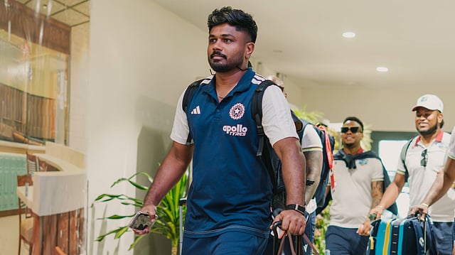 'സഞ്ജു പ്ലെയിങ് ഇലവനിൽ വേണം, മറ്റൊരു ചോദ്യവും ഇല്ല'