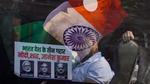​Jantar Mantar Protest: രാഹുലിൻറെ നേതൃത്വത്തിൽ പ്രതിപക്ഷ എംപിമാർ രാജ്ഘട്ടിൽ