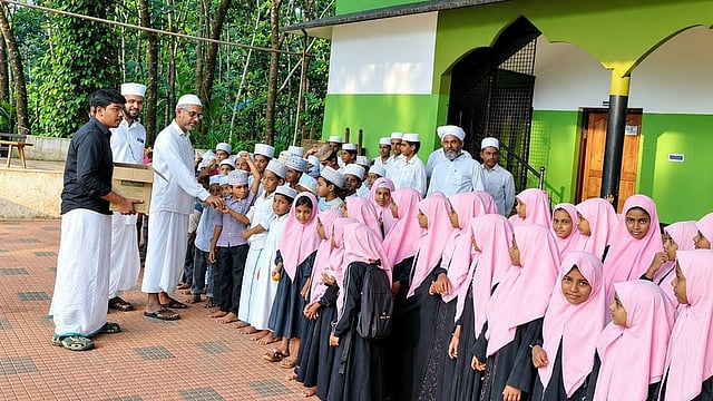 45 വർഷത്തെ കാത്തിരിപ്പിന് വിരാമം; എലമ്പ്രയിൽ സ്കൂൾ യാഥാർത്ഥ്യമാകുന്നു