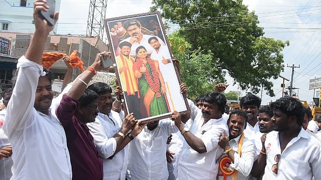 Bypoll results LIVE | തമിഴ്നാട്ടിൽ വീണ്ടും വിജയ് തരംഗം; ബംഗാളിൽ ബിജെപി കുതിപ്പ്