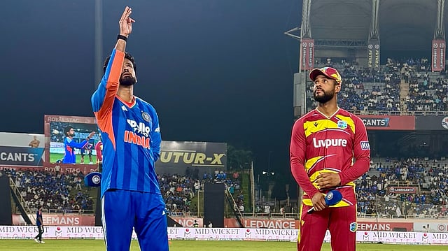 'ബൗളർമാർ എന്തിനാ, മെഷീൻ വച്ച് പന്തെറിഞ്ഞാൽ പോരെ'!