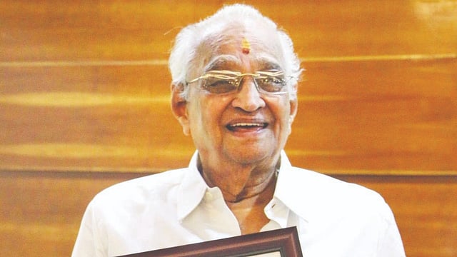 പാലക്കാടിന്റെ അഭിമാനം; അഡ്വ പിബി മേനോൻ നൂറിന്റെ നിറവിലേക്ക്; ആശംസയുമായി പ്രധാനമന്ത്രി
