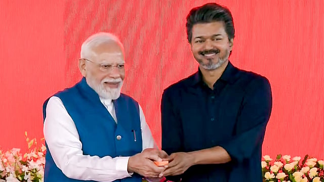 'തമിഴ്‌നാടിന്റെ വളർച്ചയ്ക്കായി മുഖ്യമന്ത്രി വിജയ്‌ക്കൊപ്പം പ്രവർത്തിക്കും; വികസനമാണ് എന്റെ മന്ത്രം': പ്രധാനമന്ത്രി നരേന്ദ്ര മോദി
