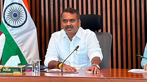  കേന്ദ്രമന്ത്രി എൽ. മുരുകൻ രാജിവെച്ചു; എം പി സ്ഥാനവും ഒഴിഞ്ഞു