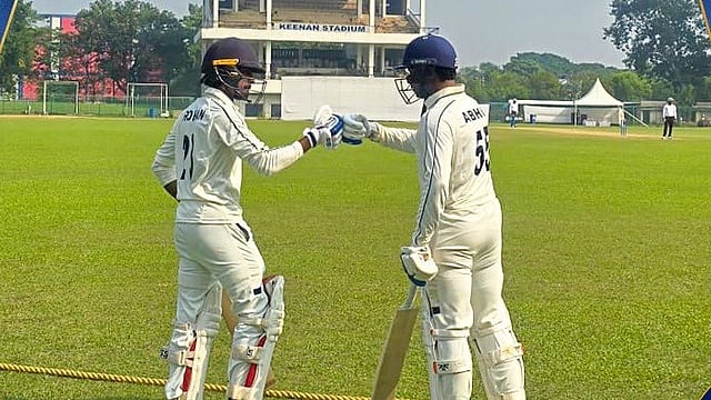 അഭിഷേകിന്റെ കന്നി സെഞ്ച്വറി; രഞ്ജിയിൽ കേരളം പൊരുതുന്നു