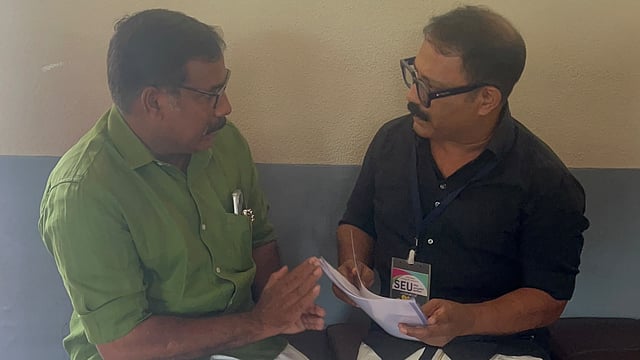 പാലക്കാടിന്റെ സമഗ്ര വികസനത്തിന് അടിയന്തര ഇടപെടൽ വേണം; തദ്ദേശ മന്ത്രിക്ക്  നിവേദനം നൽകി നഗരസഭ ചെയർമാൻ
