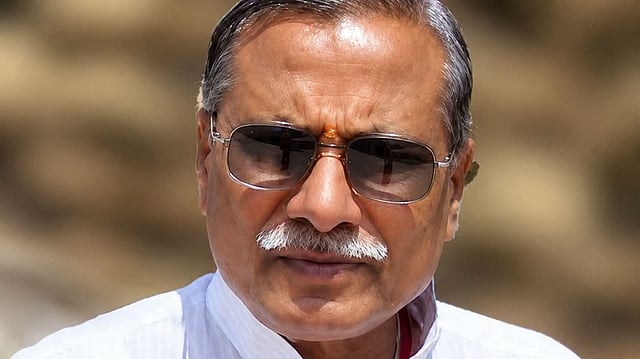 പേരക്കുട്ടിക്കൊപ്പം നടത്തത്തിനിടെ ആ വിളിയെത്തി;  വാര്‍ഡ് മെമ്പറില്‍ തുടങ്ങി, ഇനി ഗവര്‍ണര്‍