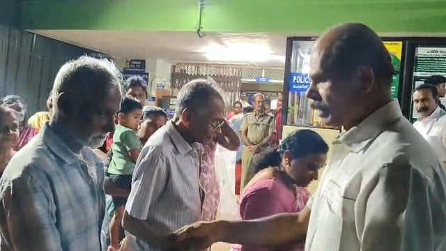 മദ്യപാനം ഉപേക്ഷിച്ച് ആ പണം കൊണ്ട് പാവങ്ങൾക്ക് അന്നമൂട്ടിത്തുടങ്ങി; 16 വർഷമായി സ്നേഹത്തിന്റെ അത്താഴം