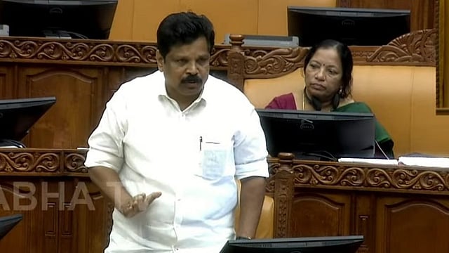 സംസ്ഥാനത്ത് നദികളില്‍ മണല്‍വാരല്‍ പുനരാരംഭിക്കുന്നു; ജനുവരിയില്‍ തുടങ്ങുമെന്ന് മന്ത്രി 