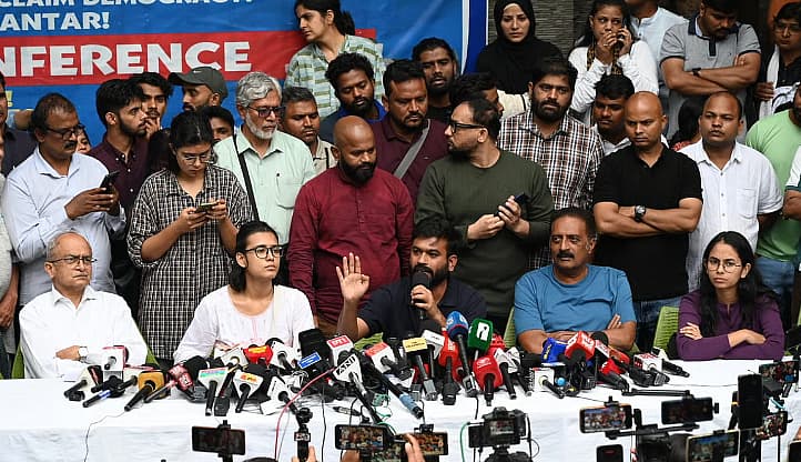 Delhi Protest: ഗ്യാനേഷ് കുമാറിനെ മോദി സംരക്ഷിക്കുന്നത് എന്തിനെന്ന് ദീപ്കെ