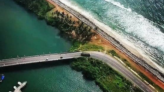"അനുമതി വേണം ബ്രോ...";
റെയില്‍വേ പാലത്തിന് മുകളിലൂടെ ഡ്രോണ്‍ പറത്തിയ യുവാവിന് ശിക്ഷ സാമൂഹിക സേവനം