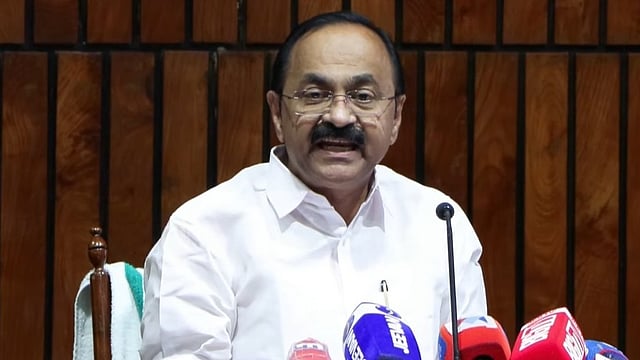 'കിഫ്ബി സ്വതന്ത്ര സാമ്രാജ്യമായി പ്രവർത്തിച്ചു, ധനവകുപ്പ് നോക്കുകുത്തി; കണ്ണൂരിലെ 1000 ഏക്കർ ഭൂമി ആർക്ക് വേണ്ടി?'