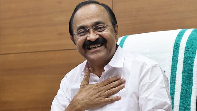 മുഖ്യമന്ത്രിയുടെ ദുരിതാശ്വാസ നിധി: അപേക്ഷിക്കാനുള്ള വാര്‍ഷിക വരുമാന പരിധി കൂട്ടി; സാധാരണക്കാർക്ക് ആശ്വാസം
