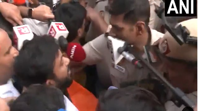 Delhi Protest: അഭിജീത് ദീപ്കെ കസ്റ്റഡിയില്