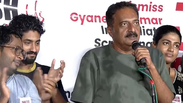 മാനവീയം വീഥിയിലെ പ്രതിഷേധം; മൈക്ക് സെറ്റ് പിടിച്ചെടുക്കാൻ പൊലീസ് ശ്രമിച്ചെന്ന് പരാതി, ബഹളം
