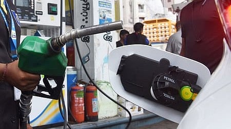 അടുത്ത മാസം ഇന്ധനവില വര്‍ധിപ്പിച്ചേക്കും, റിസര്‍വ് ബാങ്ക് പലിശനിരക്ക് കൂട്ടാനും സാധ്യത; റിപ്പോര്‍ട്ട് 