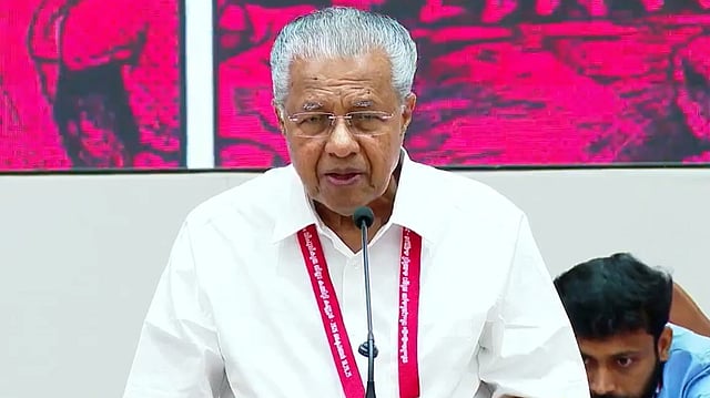 വികസനത്തെയാകെ അട്ടിമറിക്കാന് ശ്രമം; ആര്എസ്എസ് അജണ്ട നടപ്പാക്കാന് UDF സര്ക്കാര് താല്പ്പര്യപ്പെടുന്നു: പിണറായി വിജയന്