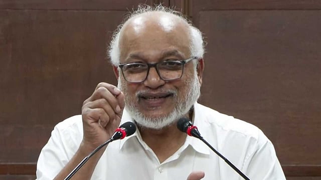 'മണിപ്പൂര്‍ കത്തിയെരിഞ്ഞപ്പോള്‍ തിരിഞ്ഞുനോക്കാത്തവര്‍, രാഹുല്‍ ഗാന്ധിയുടെ വിദേശയാത്ര വിവാദമാക്കുന്നത് ആശയക്കുഴപ്പമുണ്ടാക്കാന്‍' 