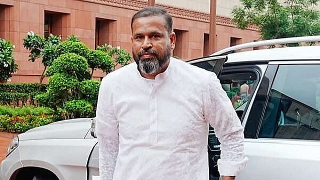 എന്ഡിഎയില് ചേര്ന്നു; മാസങ്ങള്ക്ക് ശേഷം തര്ക്കഭൂമി യൂസഫ് പഠാന് വിട്ടുനല്കാന് ബിജെപി സര്ക്കാര്