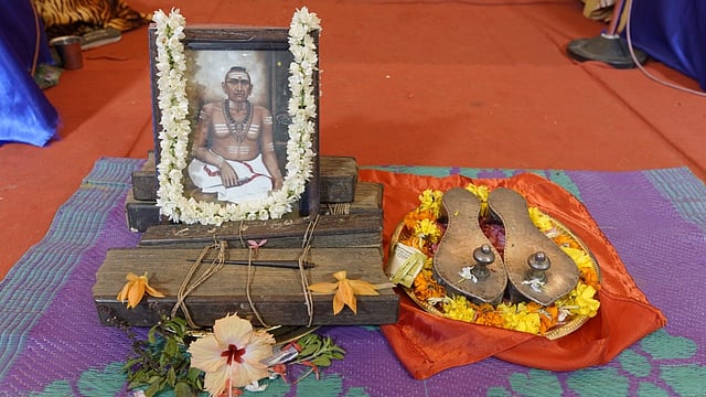 അക്ഷരവെളിച്ചം പകരാൻ ചിറ്റൂർ തുഞ്ചൻ മഠം ഒരുങ്ങി;  ആയിരത്തോളം കുരുന്നുകൾ ആദ്യാക്ഷരം കുറിക്കും