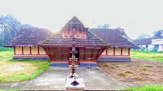 തട്ടാരമ്പലം, ടിവി പുരം, പളളിക്കുന്ന്...; അറിയാം കേരളത്തിലെ പ്രധാന സരസ്വതി ക്ഷേത്രങ്ങള്‍ 