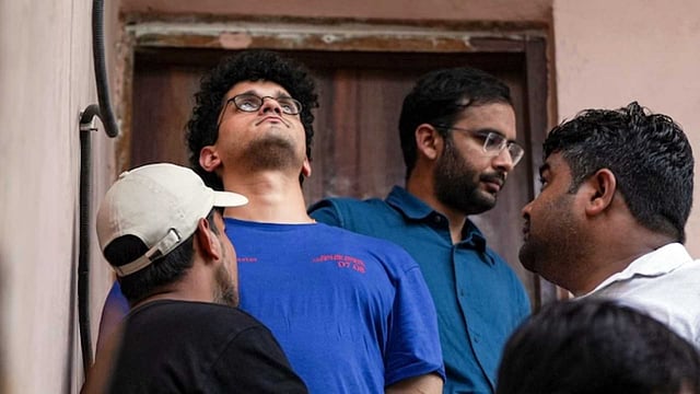 സാങ്കേതിക തടസം ചൂണ്ടിക്കാട്ടി ഹൈക്കോടതി; കസ്റ്റഡിക്കെതിരായ ഹര്ജി പിന്വലിച്ച് സൗരവ് ദാസും ആശുതോഷ് റാങ്കയും