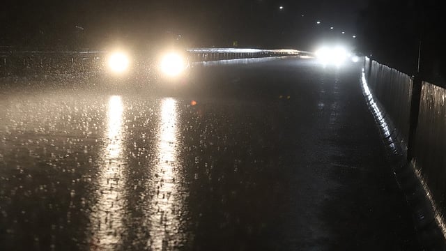 ന്യൂനമര്ദ്ദം: ഞായറാഴ്ച വരെ തീവ്രമഴ; ഇന്ന് അഞ്ചു ജില്ലകളില് ഓറഞ്ച് അലര്ട്ട്