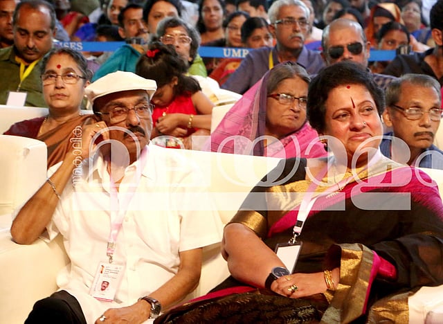തലശ്ശേരിയില് നടന്ന സംസ്ഥാന ചലച്ചിത്ര അവാര്ഡ് സമര്പ്പണ ചടങ്ങിന്റെ സദസില് ഐവി ശശി സീമയ്ക്കൊപ്പം /എക്സ്പ്രസ്/'ടിപി സൂരജ്
