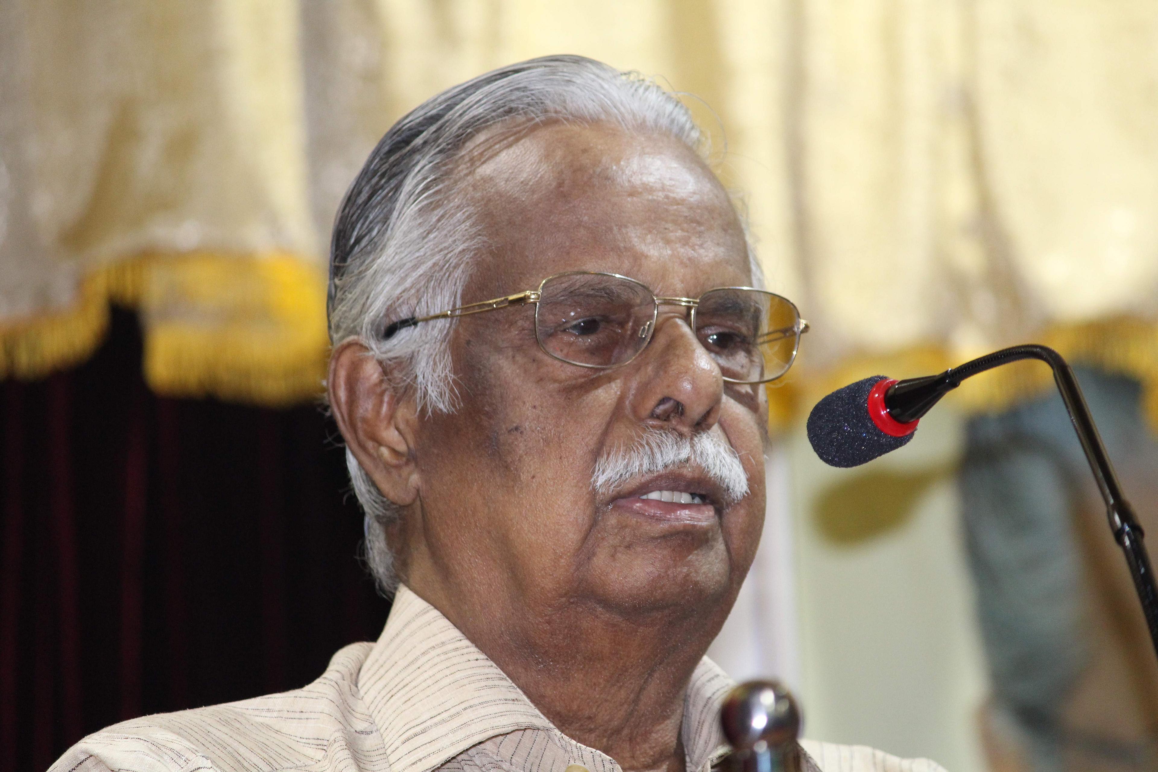 'വൈശാഖനും കെ.പി. മോഹനനും അവാര്‍ഡ് കച്ചവടക്കാര്‍'; അവാര്‍ഡുകള്‍ക്കായി നെട്ടോട്ടമോടുന്ന സാഹിത്യകാരന്‍മാരെ പരിഹസിച്ച് ടി.പത്മനാഭന്‍
